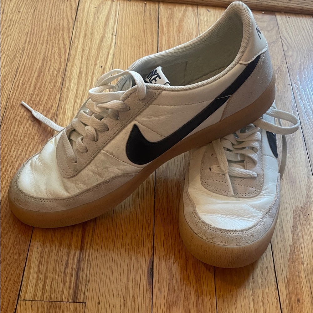 Nike White and Blue Sneakers with Tan Soles